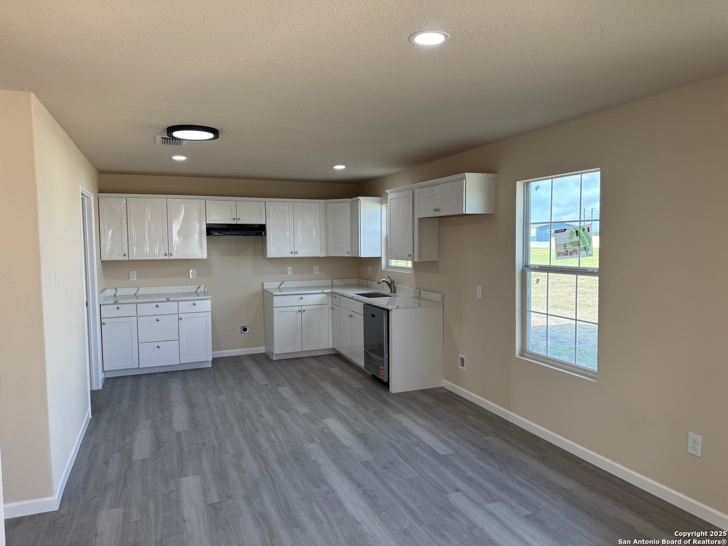 450 County Road 679 Natalia TX 78059