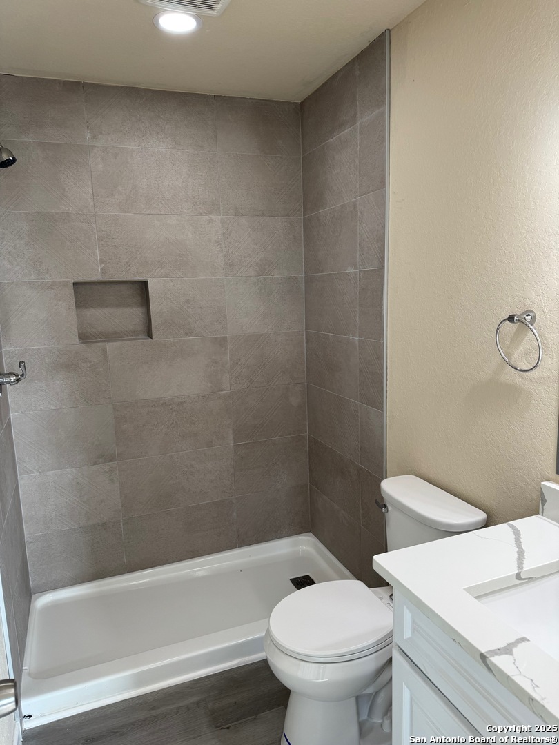 450 County Road 679 Natalia TX 78059