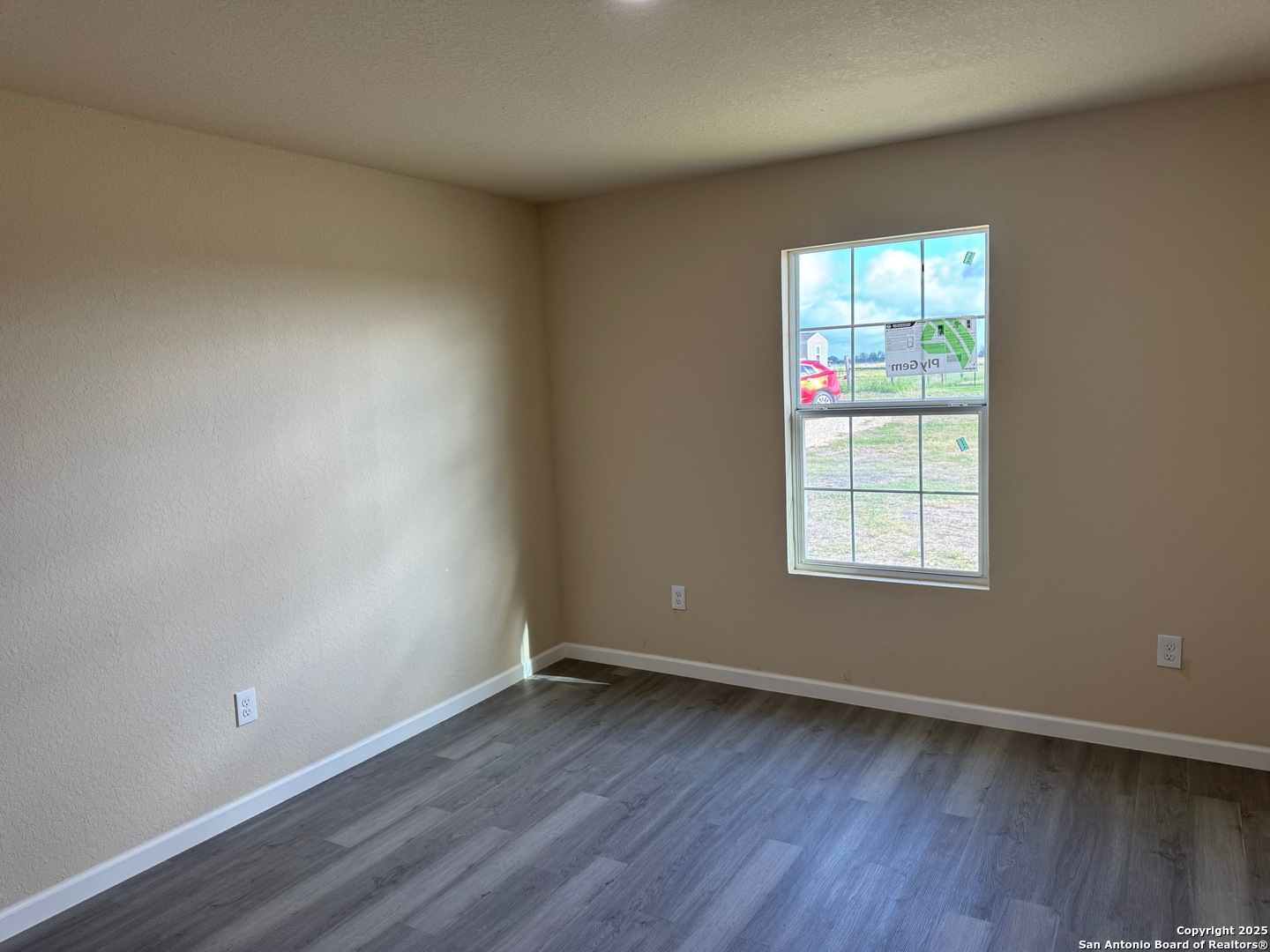 450 County Road 679 Natalia TX 78059