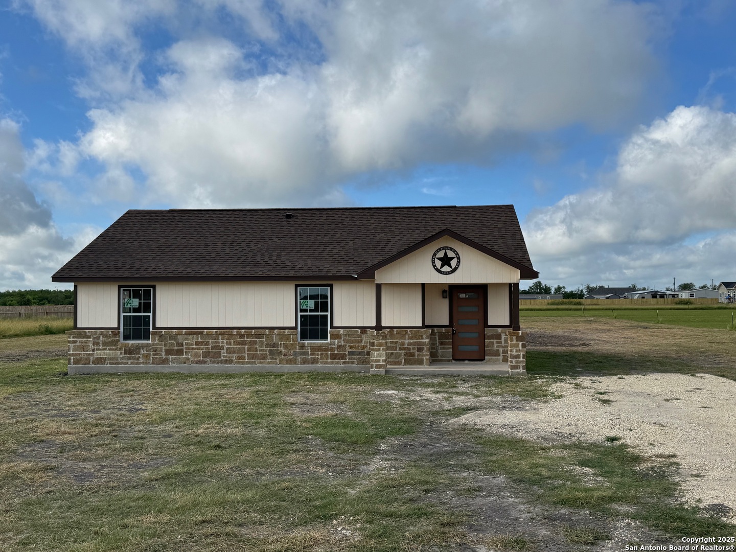 450 County Road 679 Natalia TX 78059