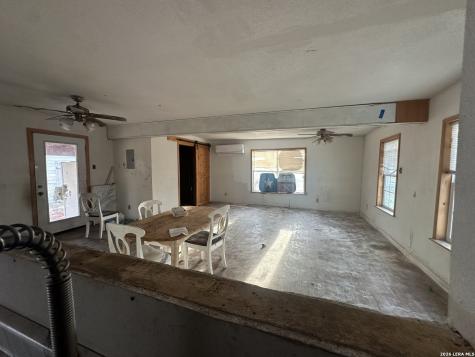 122 Pleasant Valley San Antonio TX 78227