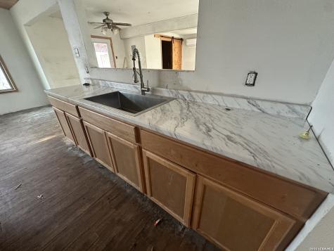 122 Pleasant Valley San Antonio TX 78227