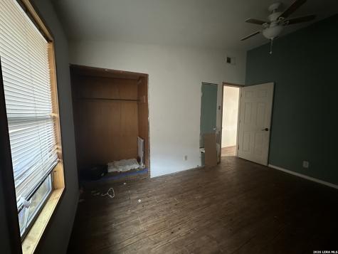 122 Pleasant Valley San Antonio TX 78227