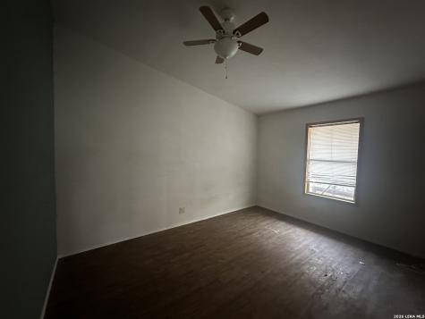 122 Pleasant Valley San Antonio TX 78227