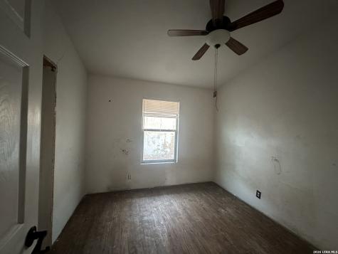 122 Pleasant Valley San Antonio TX 78227
