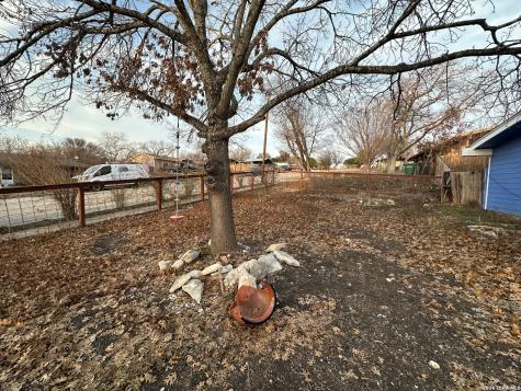 122 Pleasant Valley San Antonio TX 78227