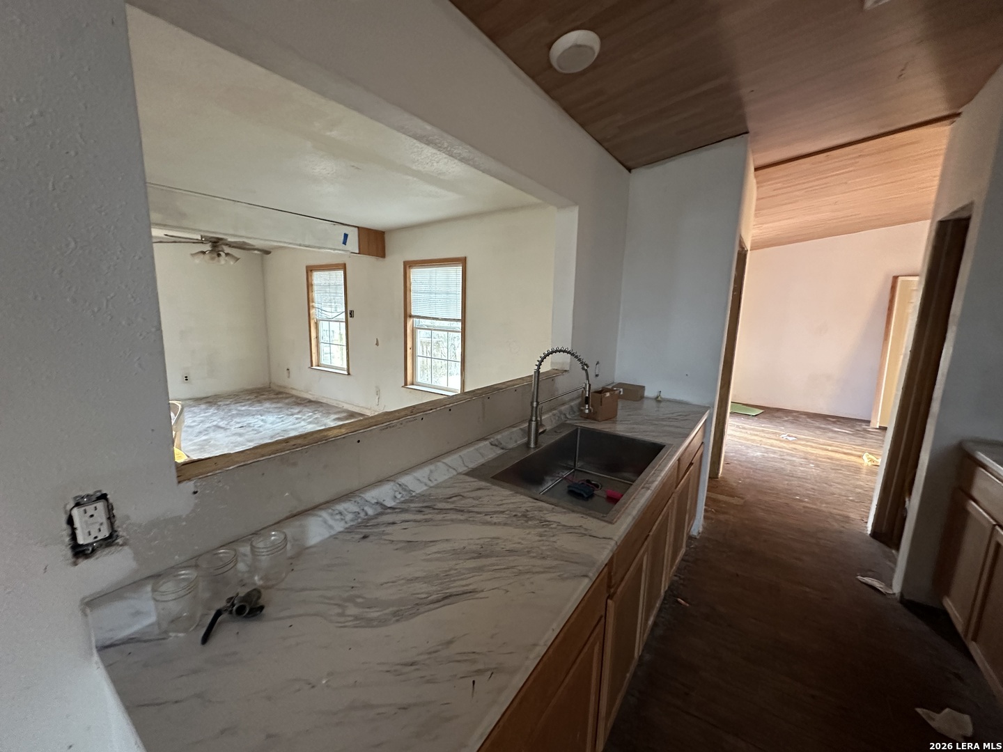 122 Pleasant Valley San Antonio TX 78227