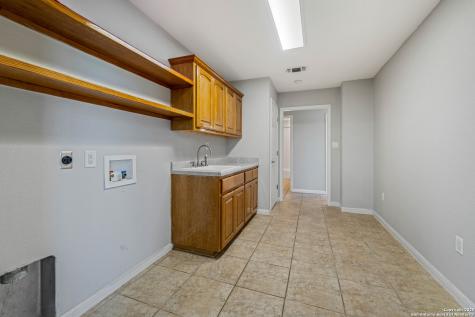 2387 Fm 537 Floresville TX 78114