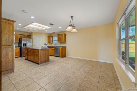 2387 Fm 537 Floresville TX 78114
