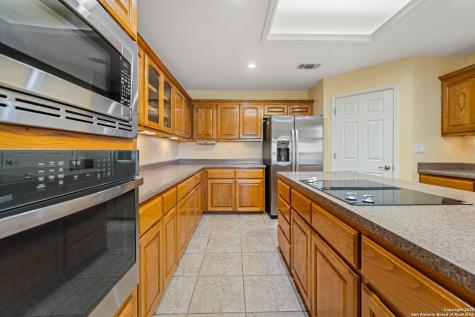 2387 Fm 537 Floresville TX 78114
