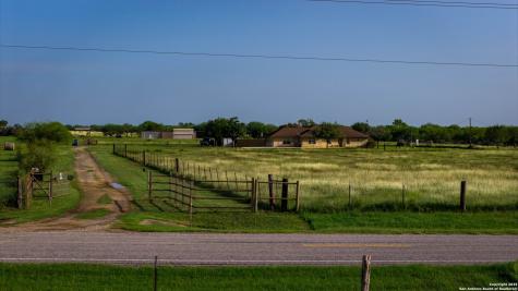 2387 Fm 537 Floresville TX 78114