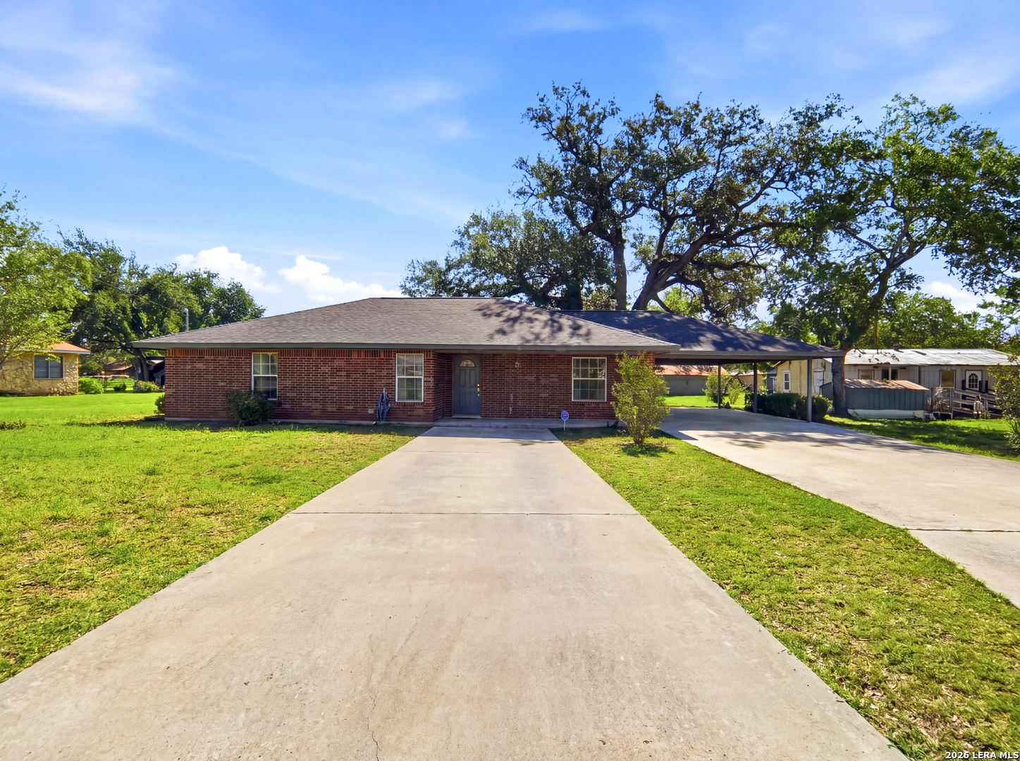 908 N Mansfield Street Pleasanton TX 78064