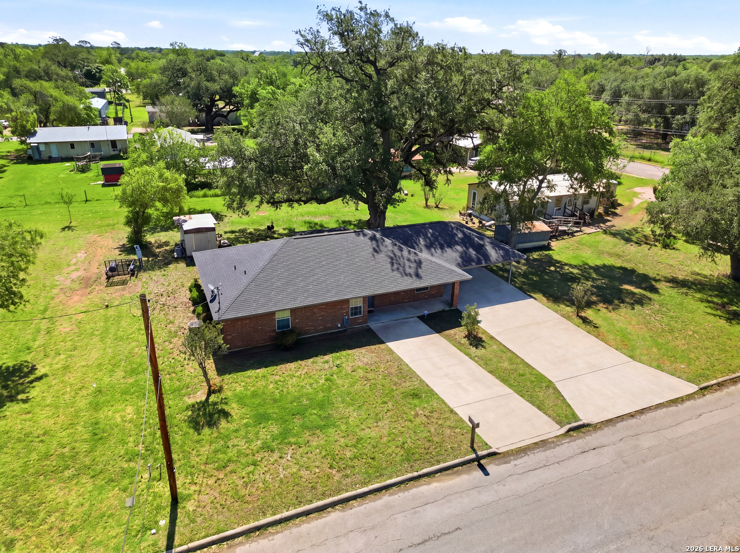 908 N Mansfield Street Pleasanton TX 78064