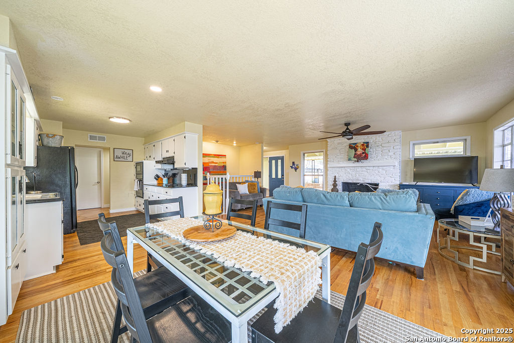 100 Kings Cottonwood Shores TX 78657