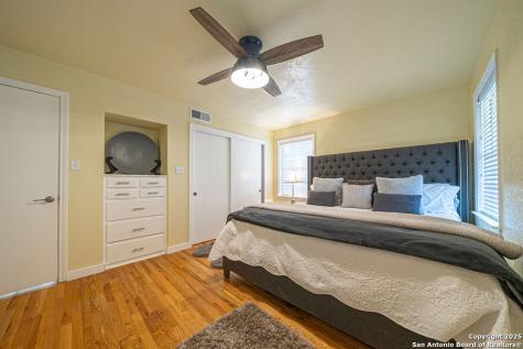 100 Kings Cottonwood Shores TX 78657
