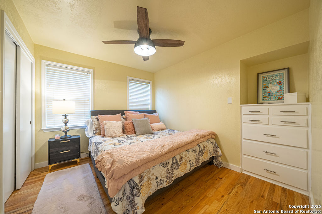 100 Kings Cottonwood Shores TX 78657