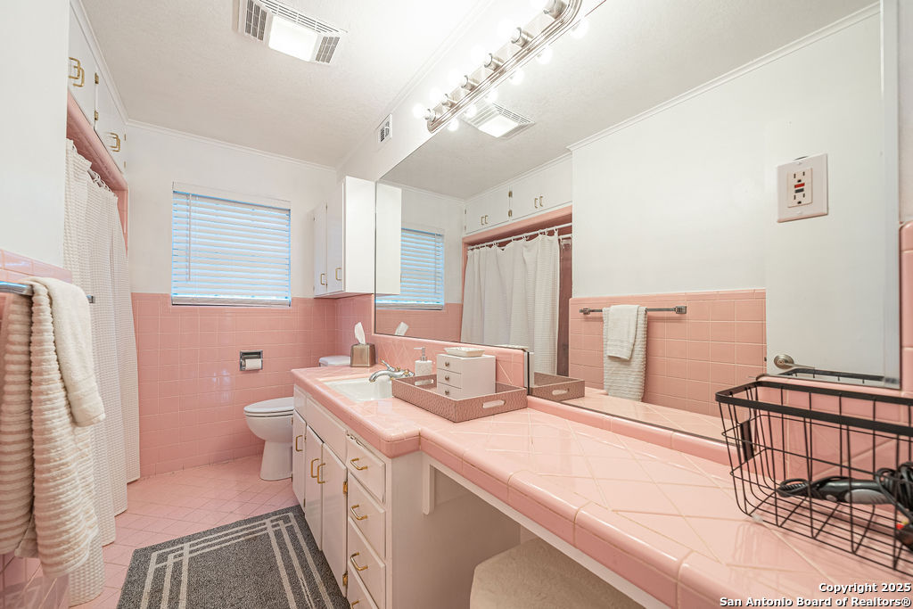 100 Kings Cottonwood Shores TX 78657