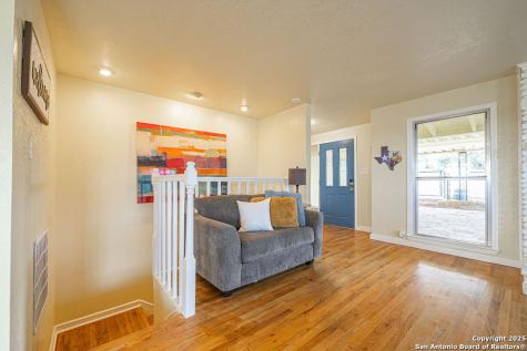 100 Kings Cottonwood Shores TX 78657
