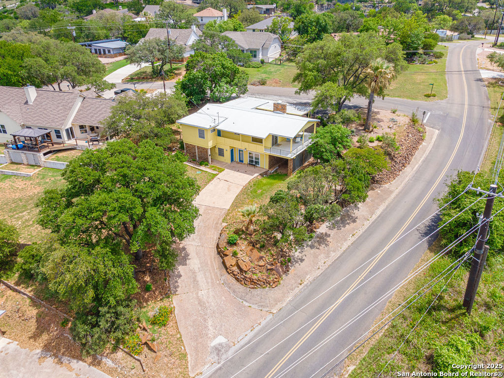100 Kings Cottonwood Shores TX 78657