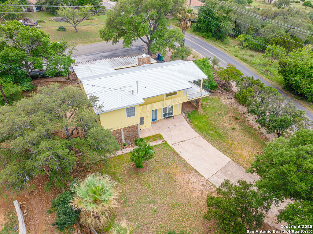 100 Kings Cottonwood Shores TX 78657