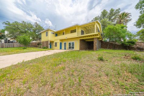 100 Kings Cottonwood Shores TX 78657