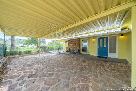 100 Kings Cottonwood Shores TX 78657