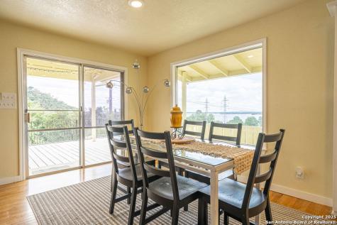 100 Kings Cottonwood Shores TX 78657