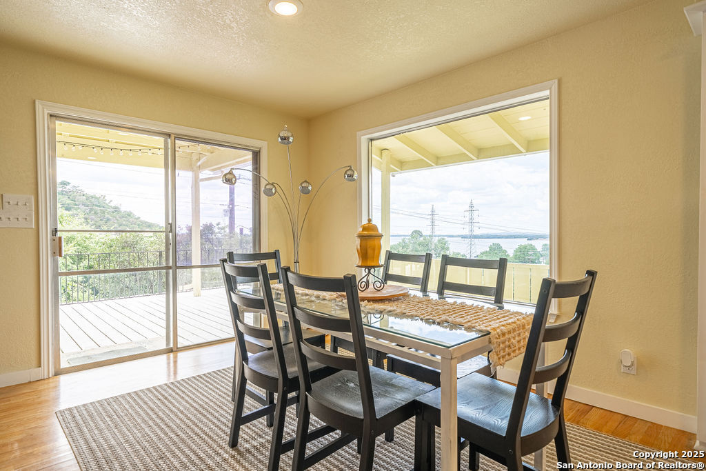 100 Kings Cottonwood Shores TX 78657