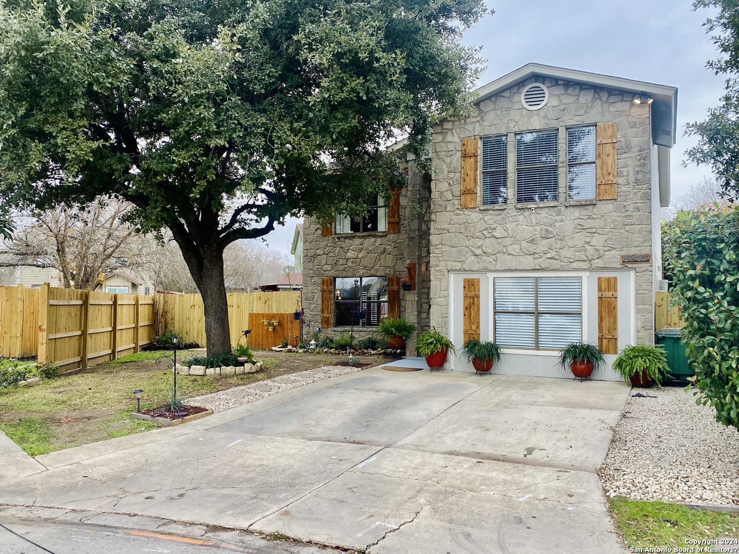 5702 Sunrise Laurel San Antonio TX 78244