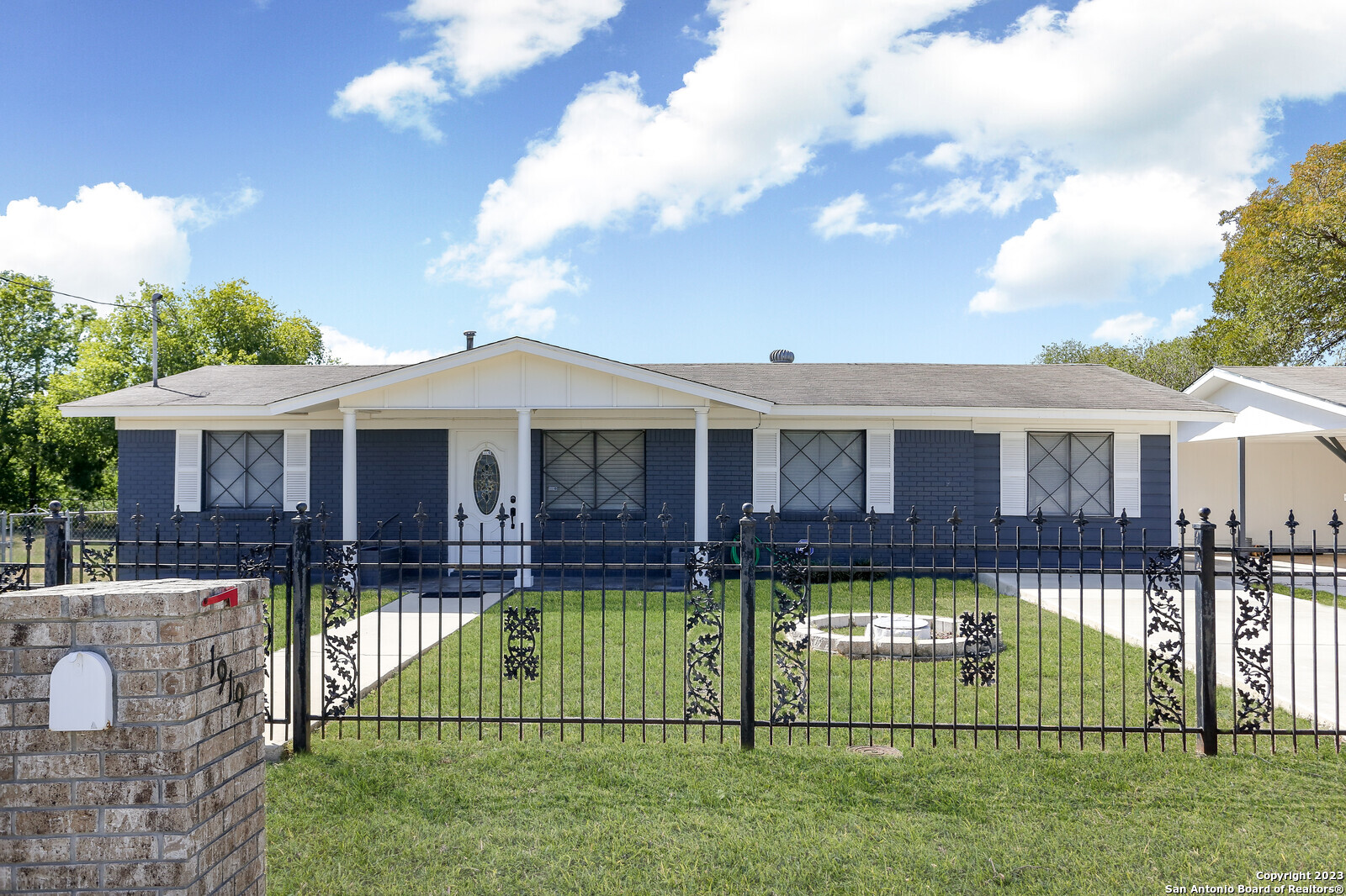 1919 Clamp Avenue San Antonio TX 78221