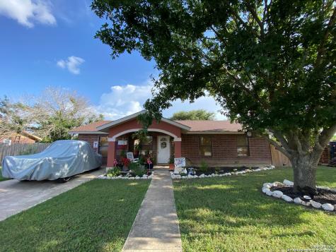 151 Vanham Street Uvalde TX 78801