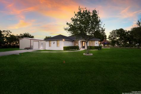 188 Red Oak Trail Marion TX 78124