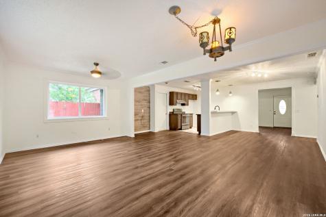 12006 El Sendero Street San Antonio TX 78233
