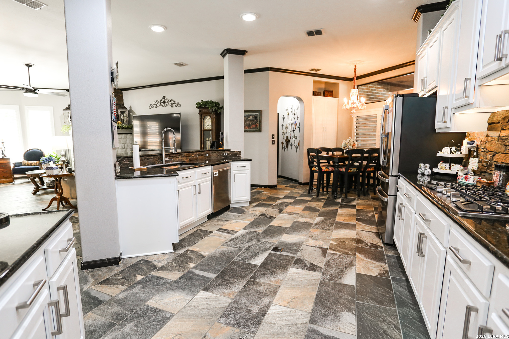 13702 French Park Helotes TX 78023