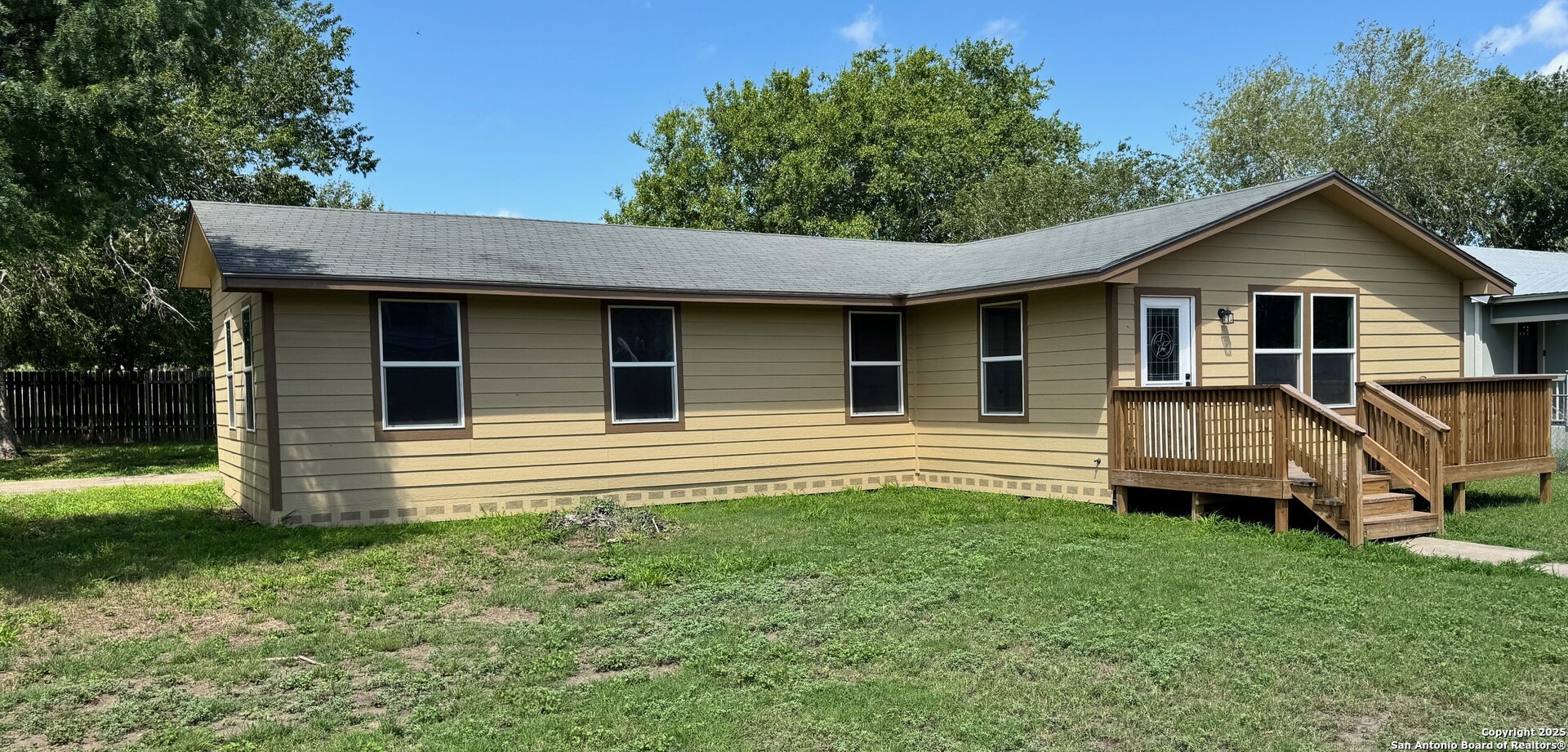 601 Mesquite George West TX 78022
