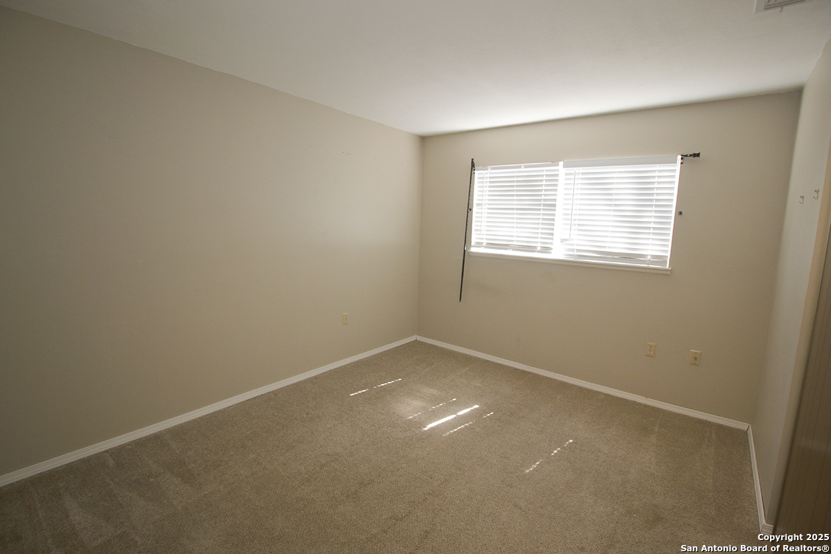13523 Brinwood Universal City TX 78148