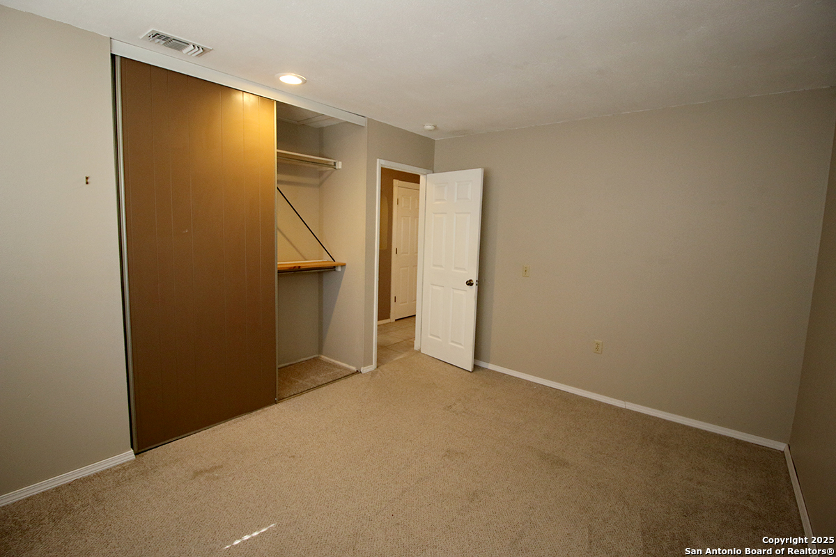13523 Brinwood Universal City TX 78148