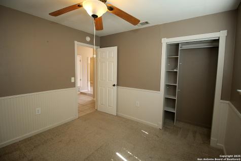 13523 Brinwood Universal City TX 78148