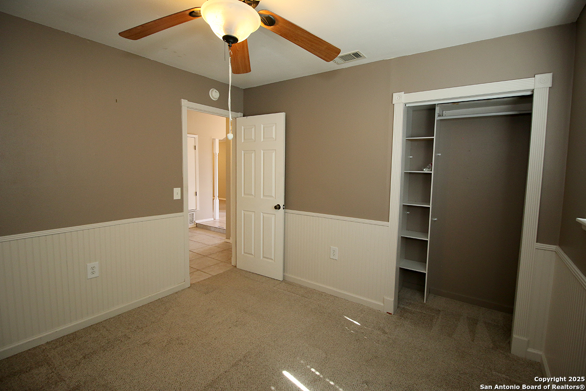 13523 Brinwood Universal City TX 78148