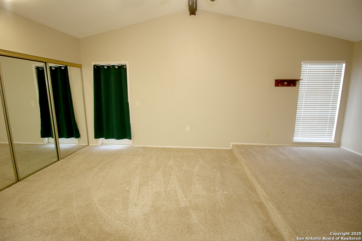 13523 Brinwood Universal City TX 78148
