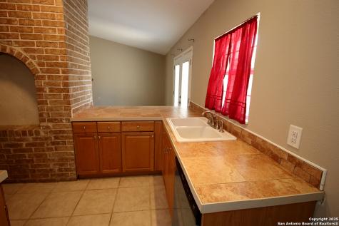 13523 Brinwood Universal City TX 78148