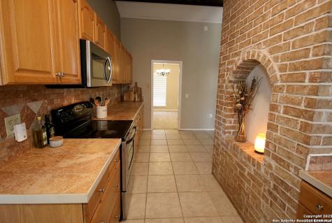 13523 Brinwood Universal City TX 78148