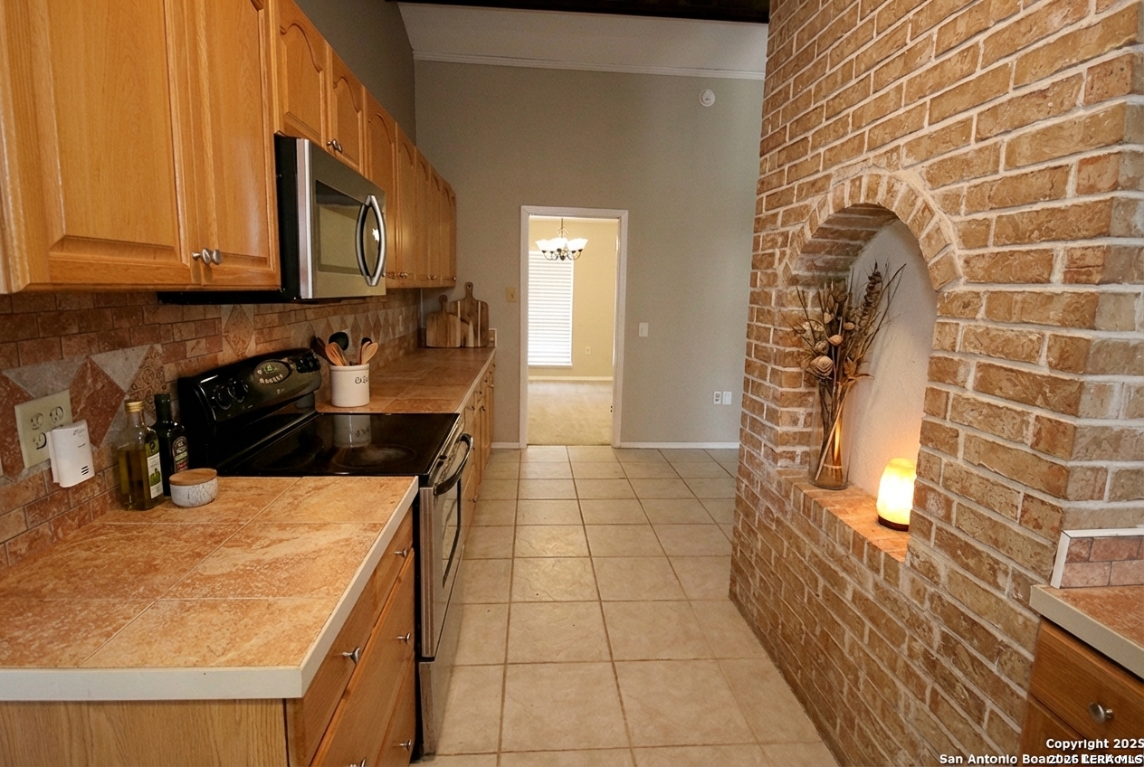 13523 Brinwood Universal City TX 78148