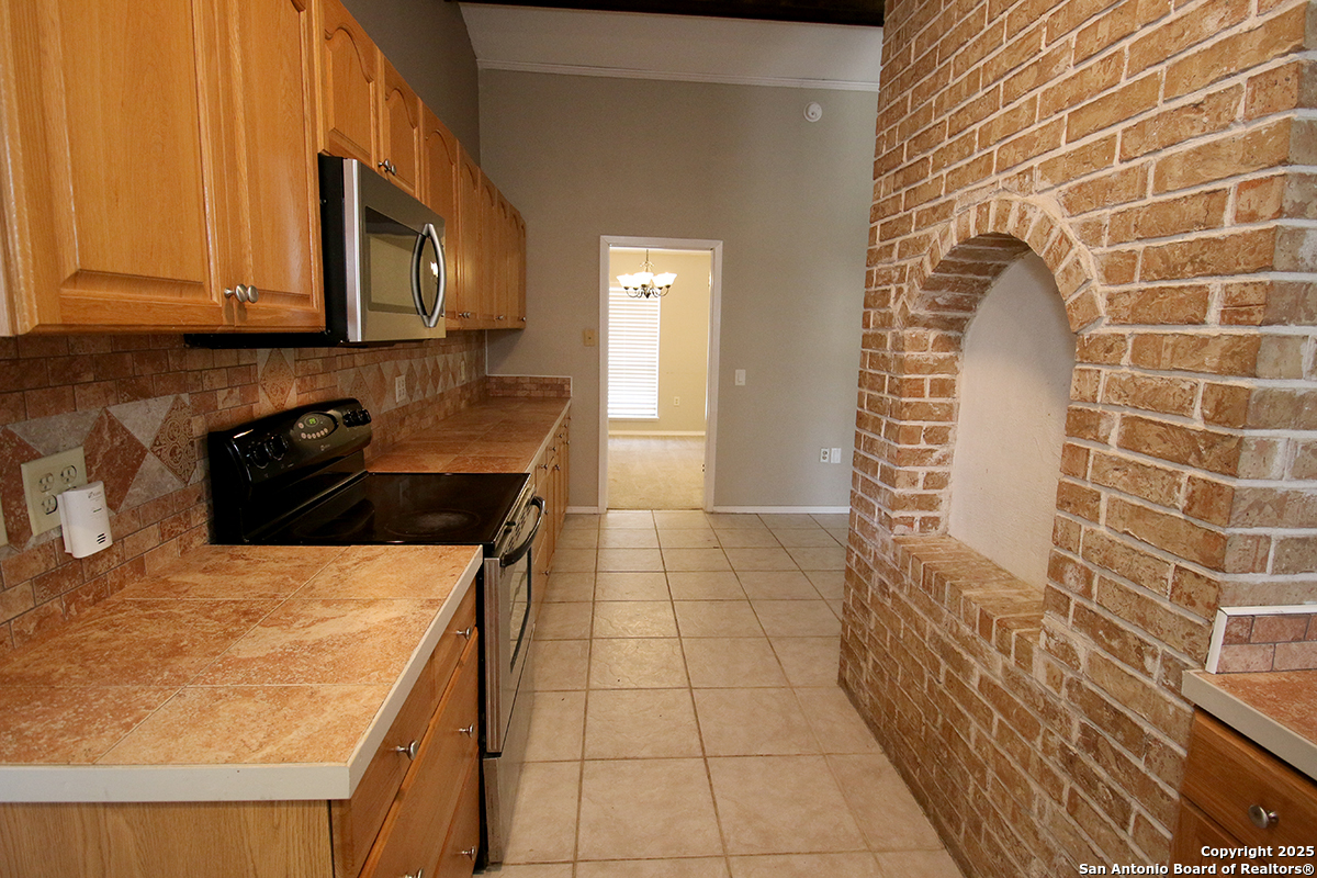 13523 Brinwood Universal City TX 78148