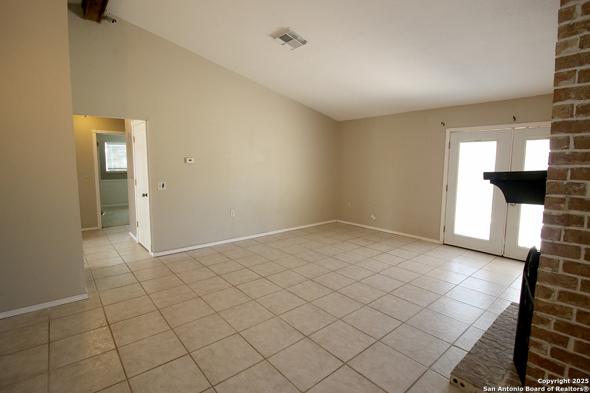 13523 Brinwood Universal City TX 78148