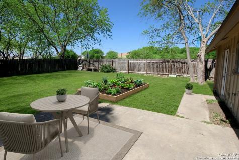 13523 Brinwood Universal City TX 78148