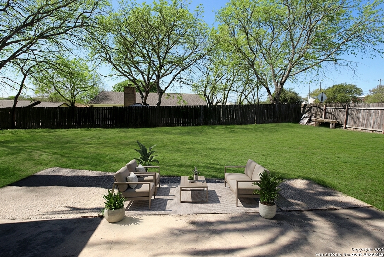 13523 Brinwood Universal City TX 78148