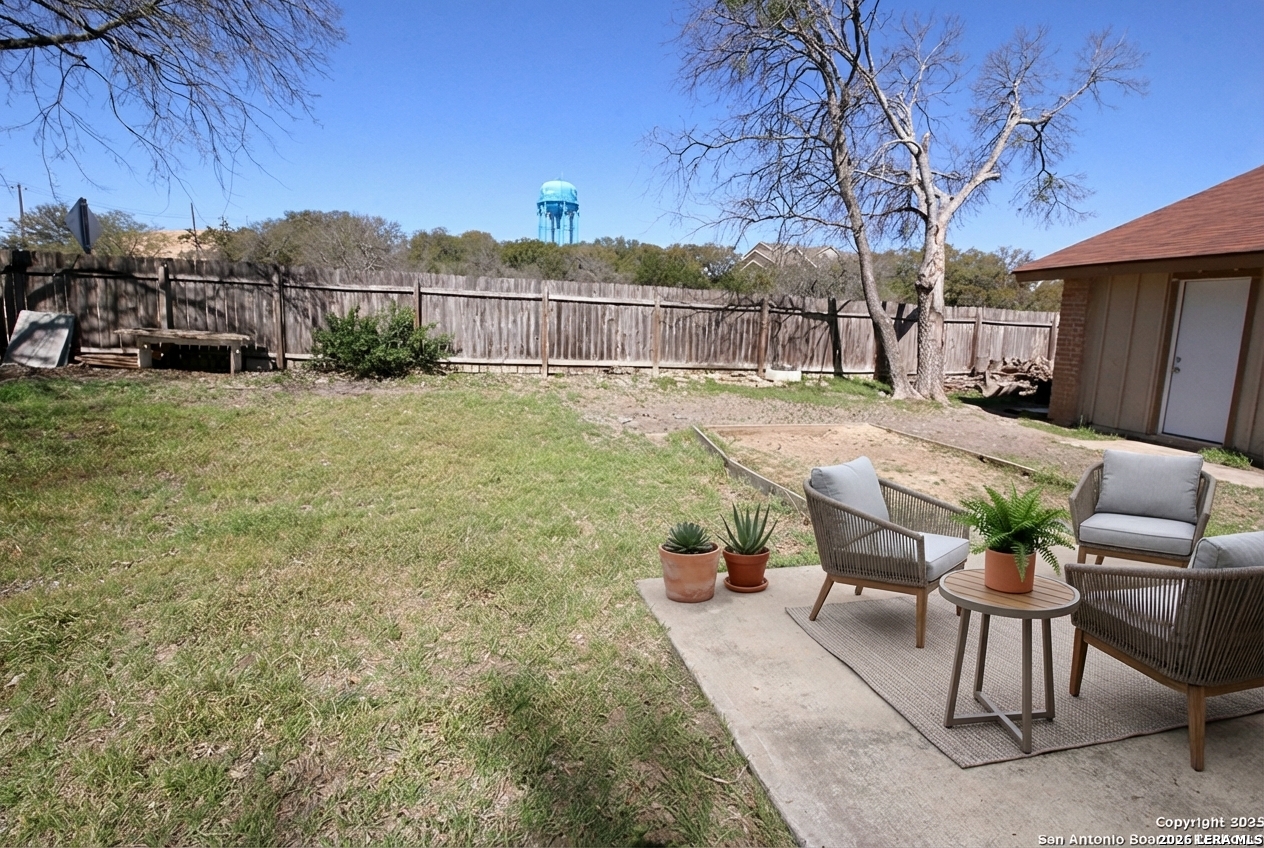 13523 Brinwood Universal City TX 78148