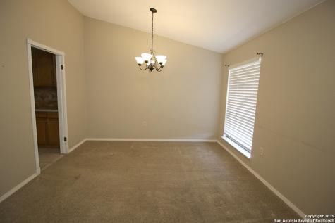 13523 Brinwood Universal City TX 78148