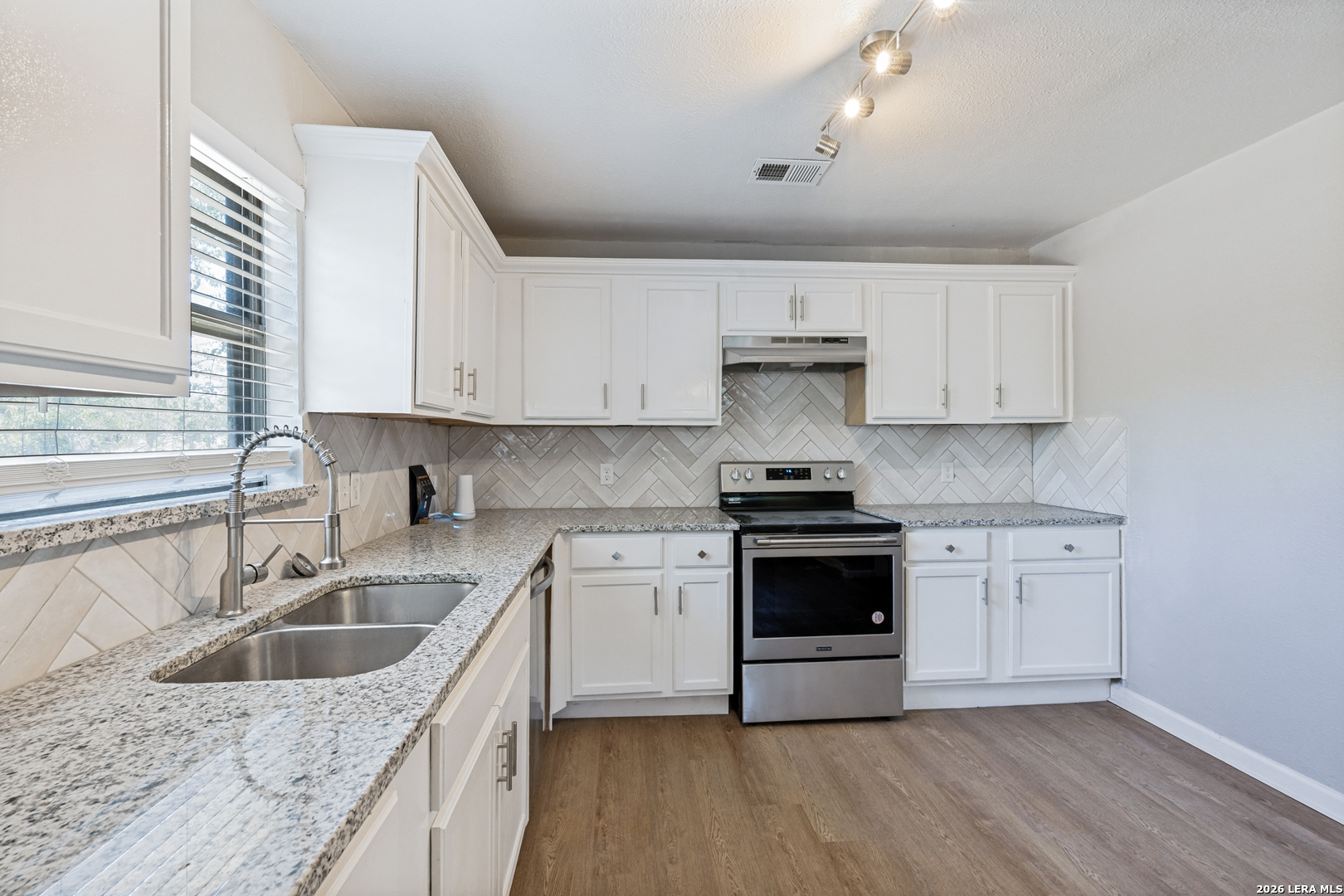 1047 Poinsettia San Antonio TX 78202